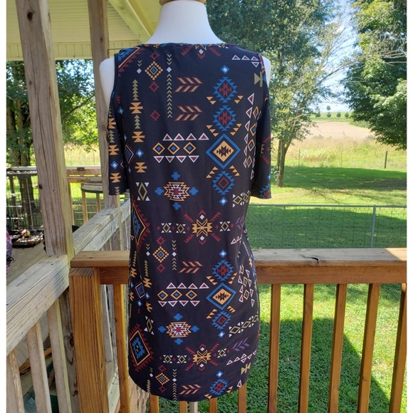 5/$12 Eye Candy Open Shoulder Tunic - Picture 7 of 9